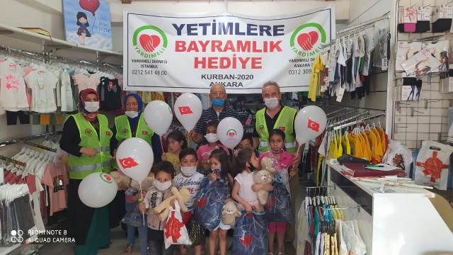 BU SENEDE YETİMLERE BAYRAMLIKLARI ALINDI-2