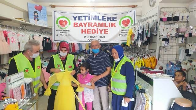 BU SENEDE YETİMLERE BAYRAMLIKLARI ALINDI-6