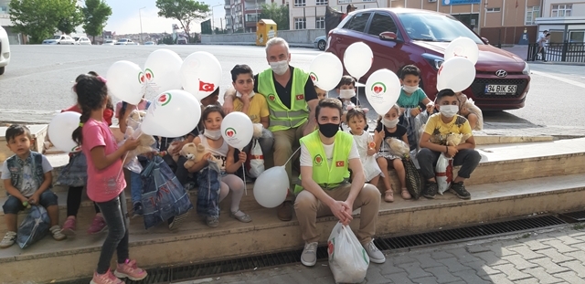 BU SENEDE YETİMLERE BAYRAMLIKLARI ALINDI-8