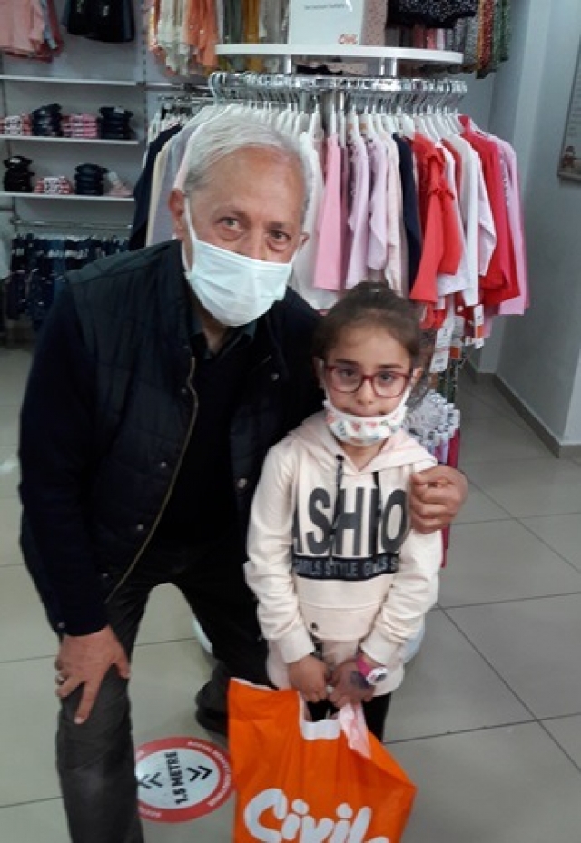 KÜÇÜK KARDEŞLERİMİZİN BAYRAMLIKLARI ALINDI.-1