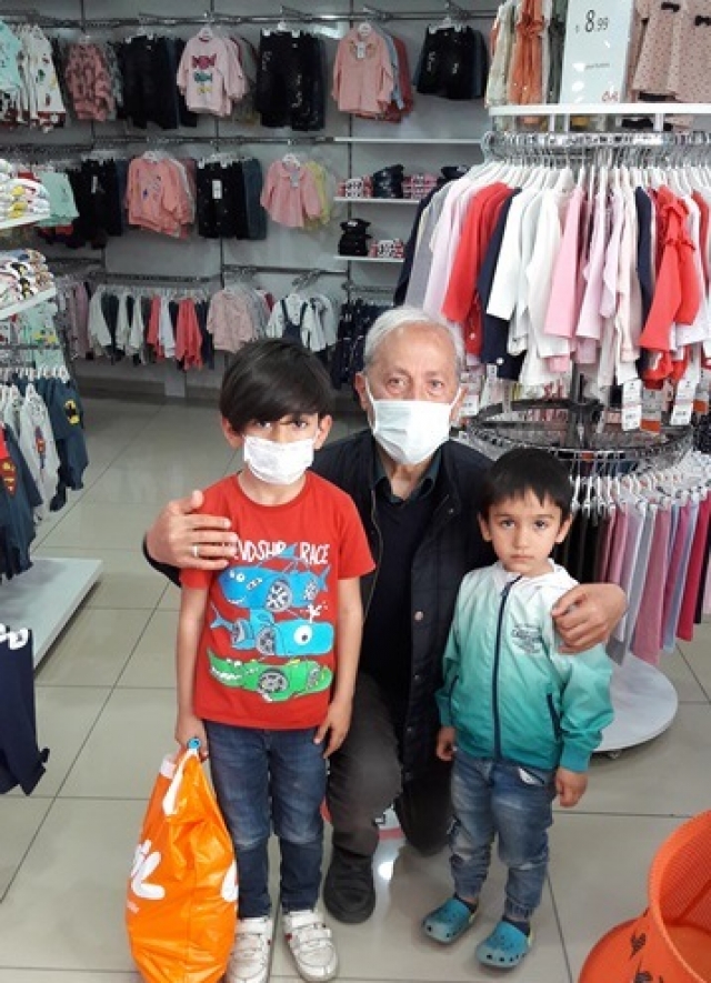 KÜÇÜK KARDEŞLERİMİZİN BAYRAMLIKLARI ALINDI.-2