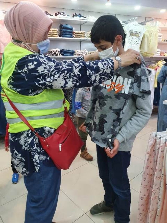 KÜÇÜK KARDEŞLERİMİZİN BAYRAMLIKLARI ALINDI.-5