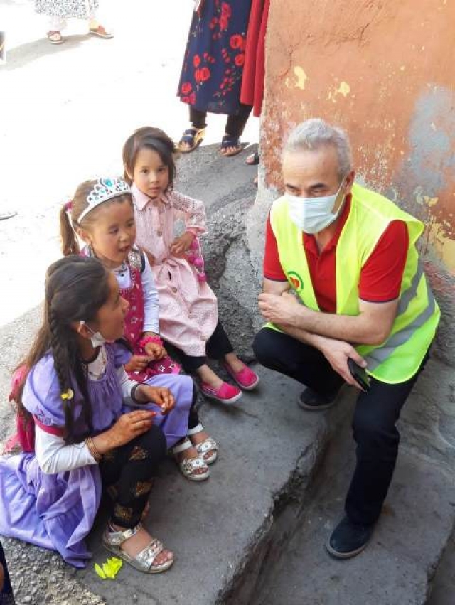 ALTINDAĞDA KÜÇÜK KARDEŞLERİMİZE EKMEK DAĞITILDI-6