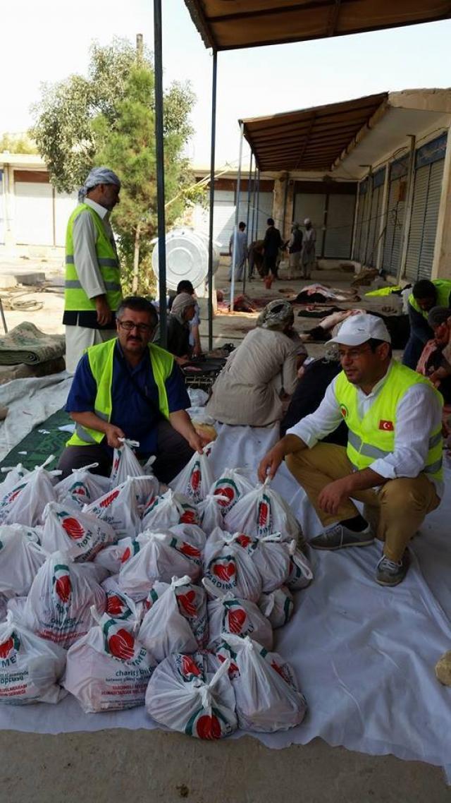 Kurbanlarınızın Kardeşlerimize Ulaşmasında Hayır Köprüsü Olduk-4