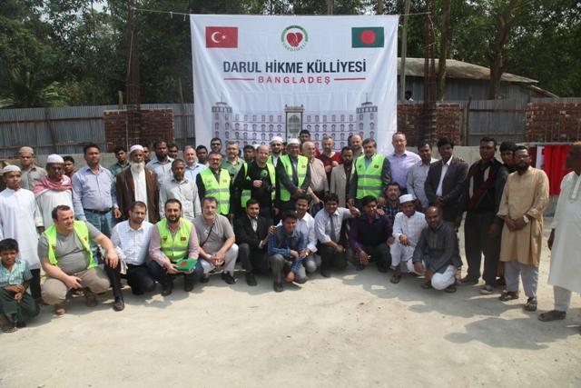 BANGLADEŞ DE DARUL HİKME KÜLLİYEMİZİN TEMELLERİ ATILDI-1