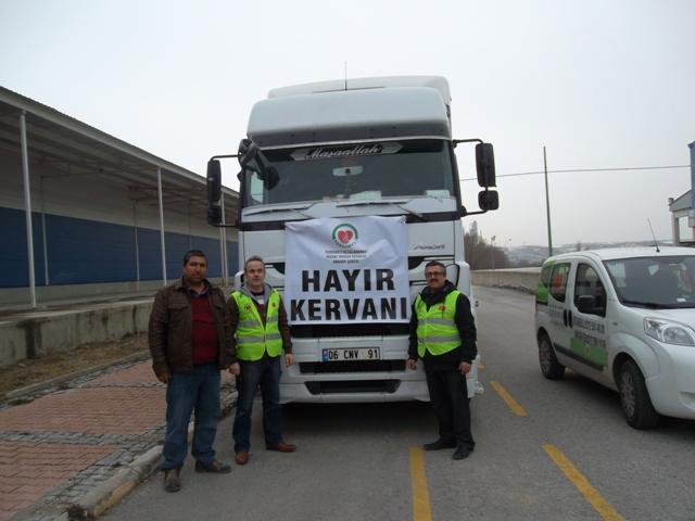 KİLİS’TEKİ SURİYELİ KARDEŞLERİMİZE 200 YATAK GÖNDERDİK.-1