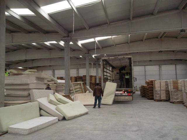 KİLİS’TEKİ SURİYELİ KARDEŞLERİMİZE 200 YATAK GÖNDERDİK.-14