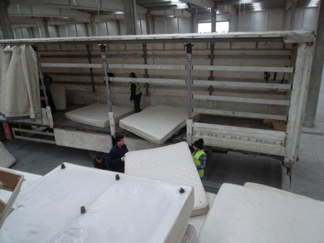 KİLİS’TEKİ SURİYELİ KARDEŞLERİMİZE 200 YATAK GÖNDERDİK.-6