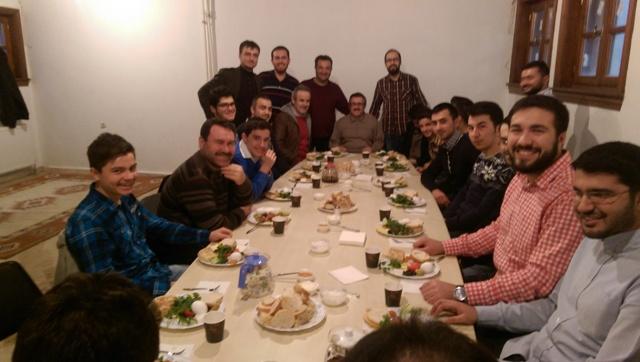 ÜNİVERSİTE GENÇLİĞİ İLE KAHVALTIDA BULUŞTUK.-3