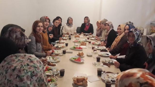 ÜNİVERSİTE GENÇLİĞİ İLE KAHVALTIDA BULUŞTUK -2--2