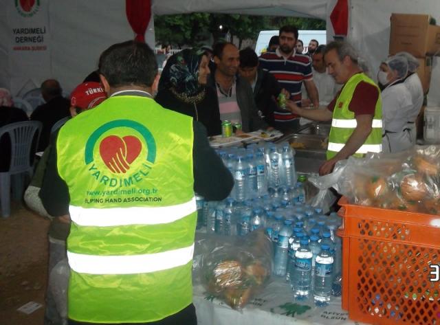 VEREN EL İLE ALAN EL ARASINDA HAYIR KÖPRÜSÜ OLDUK..-8