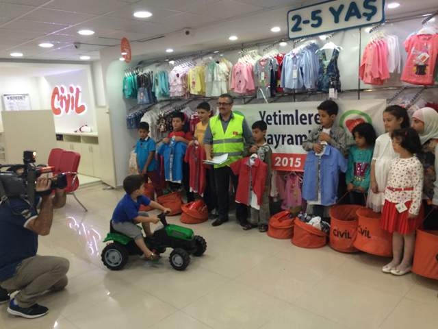 İHTİYAÇ SAHİBİ 15  ÇOCUĞU GİYDİRDİK.-12