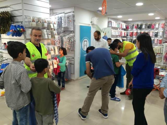 İHTİYAÇ SAHİBİ 15  ÇOCUĞU GİYDİRDİK.-2