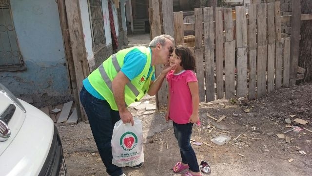 ADAK KURBANLARI KESİMİ DEVAM EDİYOR-12