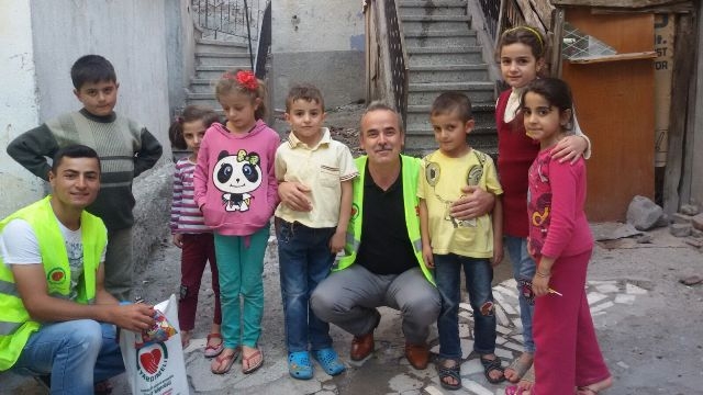 NAKDİ YARDIMLARDA BULUNDUK..-1