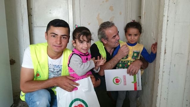 NAKDİ YARDIMLARDA BULUNDUK..-5