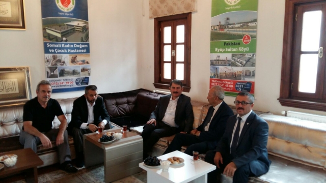 SAYIN AYHAN YILMAZ DERNEĞİMİZİ ZİYARET ETTİLER..-1