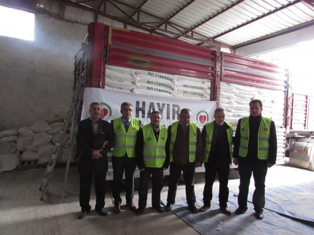 YARDIMELİ DERNEĞİNDEN BAYIRBUCAK TÜRKMENLERE 10 TIR UN-14