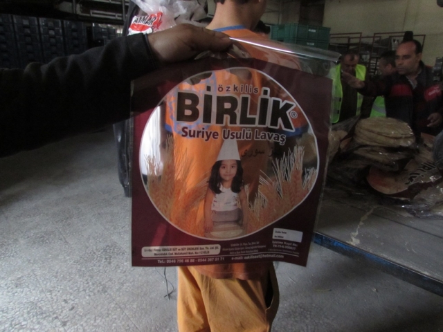 YARDIMELİ DERNEĞİNDEN BAYIRBUCAK TÜRKMENLERE 10 TIR UN-6