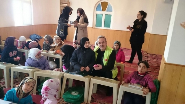  SURİYELİ ÇOCUKLAR ZİYARET EDİLDİ-10