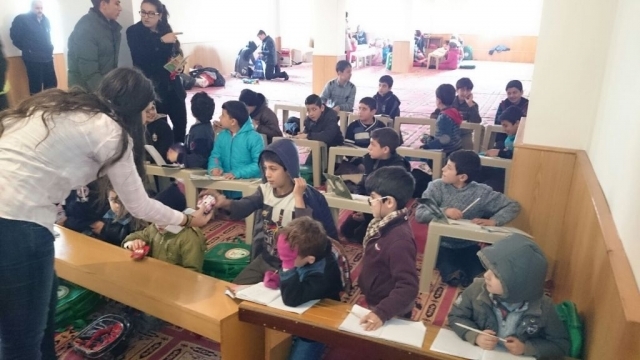  SURİYELİ ÇOCUKLAR ZİYARET EDİLDİ-4