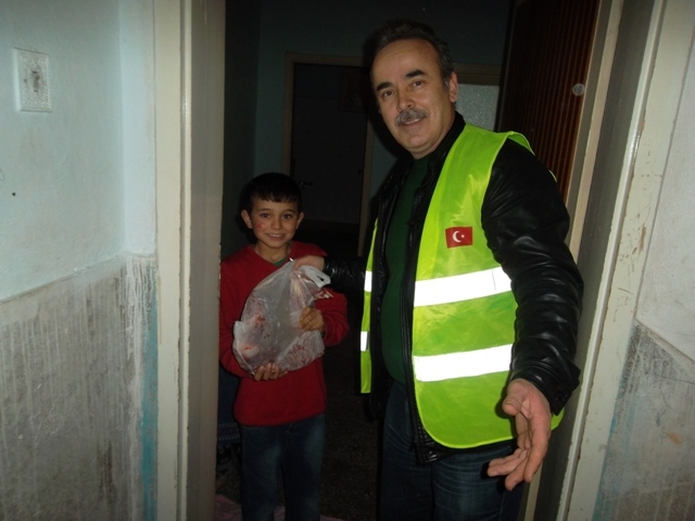 ADAK KURBANLARI KESİMİ DEVAM EDİYOR-12