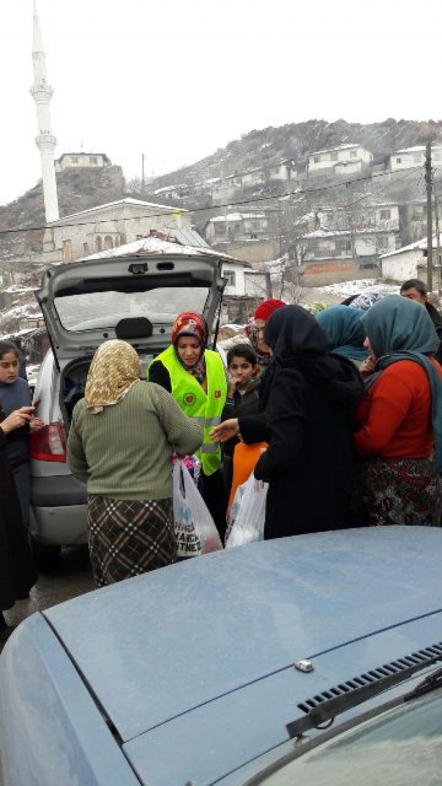 GÖNÜLLÜLERİMİZLE ÇOCUKLARI SEVİNDİRDİK.-11