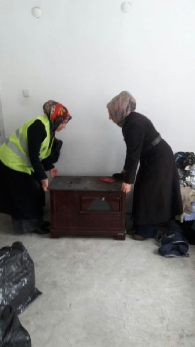 GÖNÜLLÜLERİMİZLE ÇOCUKLARI SEVİNDİRDİK.-14