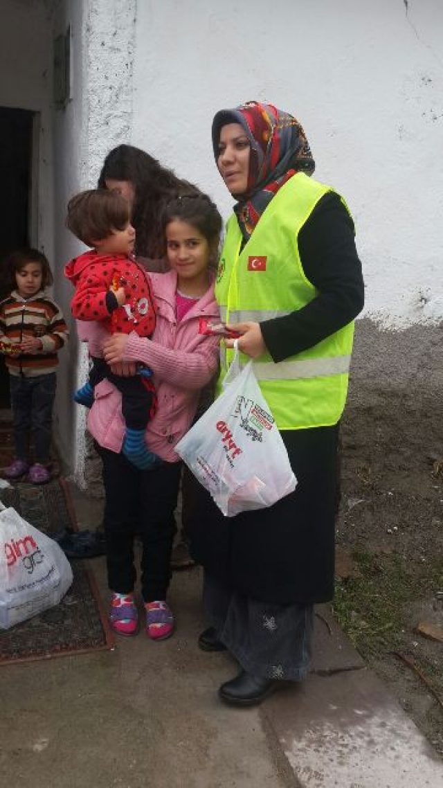 GÖNÜLLÜLERİMİZLE ÇOCUKLARI SEVİNDİRDİK.-15