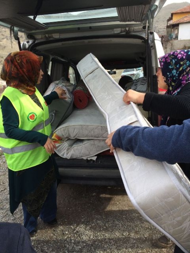 GÖNÜLLÜLERİMİZLE ÇOCUKLARI SEVİNDİRDİK.-2