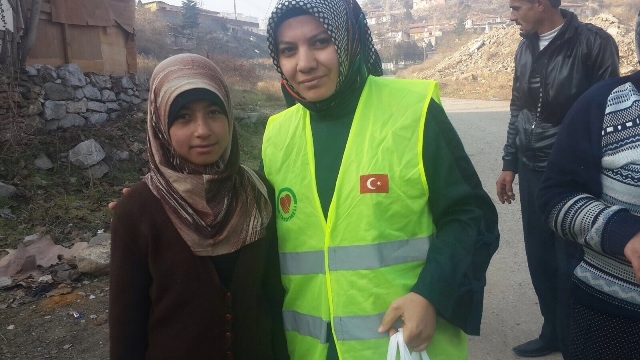 GÖNÜLLÜLERİMİZLE ÇOCUKLARI SEVİNDİRDİK.-20