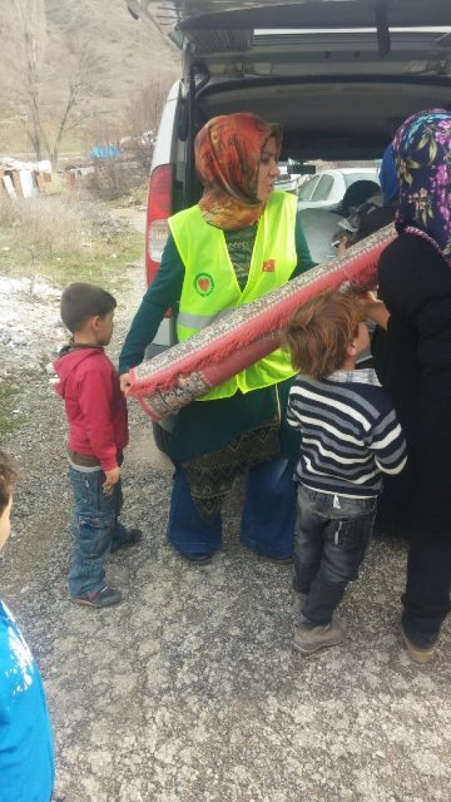GÖNÜLLÜLERİMİZLE ÇOCUKLARI SEVİNDİRDİK.-5