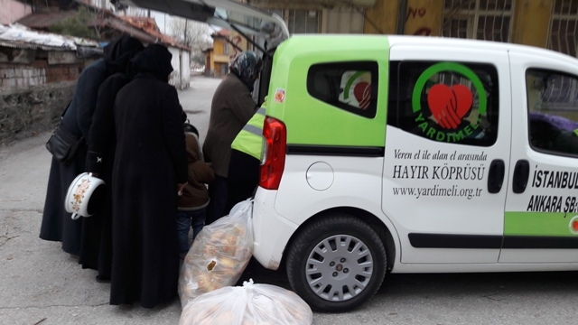 150 KİŞİYE SICAK YEMEK DAĞITILDI-2