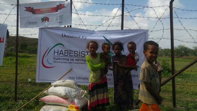 HABEŞİŞTAN’A GIDA PAKETLERİ ULAŞTIRILDI.-9