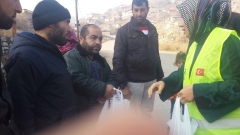 GÖNÜLLÜLERİMİZLE ÇOCUKLARI SEVİNDİRDİK.