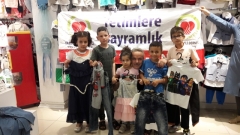 İHTİYAÇ SAHİBİ AİLELERE BAYRAMLIKLAR ALINDI