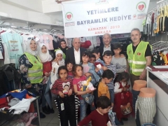 BU RAMAZANDA DA YETİM ÇOCUKLAR GİYDİRİLDİ